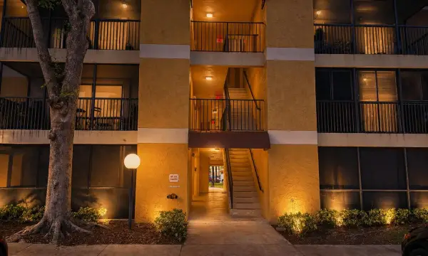 3083 N Oakland Forest Drive 308, Oakland Park, FL 33309