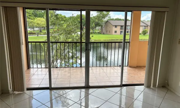 3905 N Nob Hill Road 205, Sunrise, FL 33351