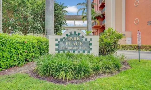 1610 Presidential Way 103, West Palm Beach, FL 33401