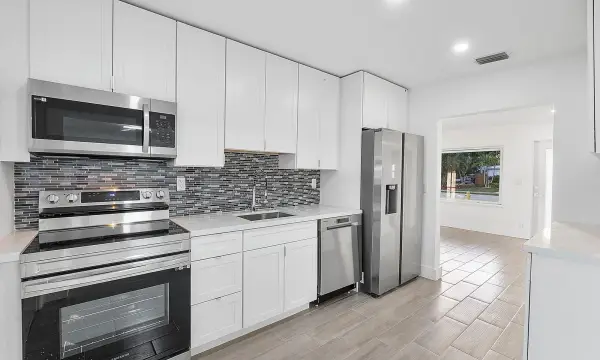 370 S Golf Boulevard, Pompano Beach, FL 33064