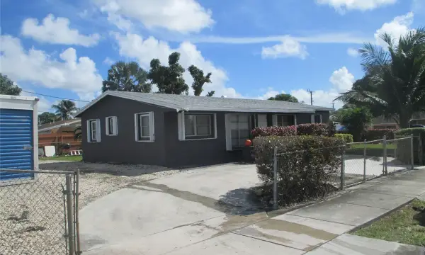 1770 NW 35th Avenue, Lauderhill, FL 33311