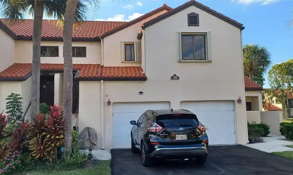 20 Via De Casas Sur 204, Boynton Beach, FL 33426