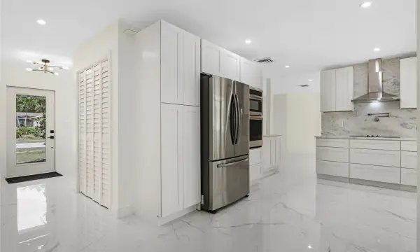 5900 SW 17th Street, Plantation, FL 33317