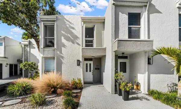 653 Cypress Lane 21b, Wilton Manors, FL 33305