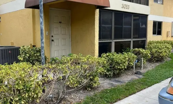3053 N Oakland Forest Drive 201, Oakland Park, FL 33309