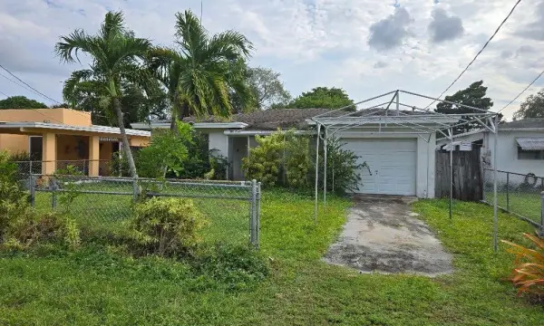 2702 Hayes Street, Hollywood, FL 33020