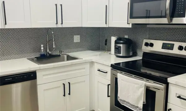 8745 Shadow Wood Boulevard 105, Coral Springs, FL 33071