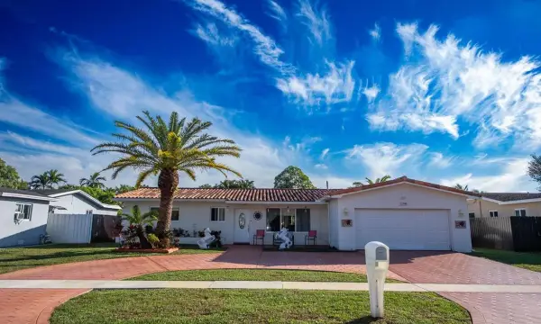 11040 NW 16th Street, Pembroke Pines, FL 33026