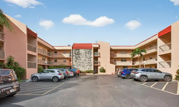 3050 Holiday Springs Boulevard 108, Margate, FL 33063