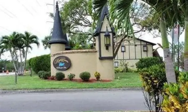 9335 NW 45th Street 9335, Sunrise, FL 33351