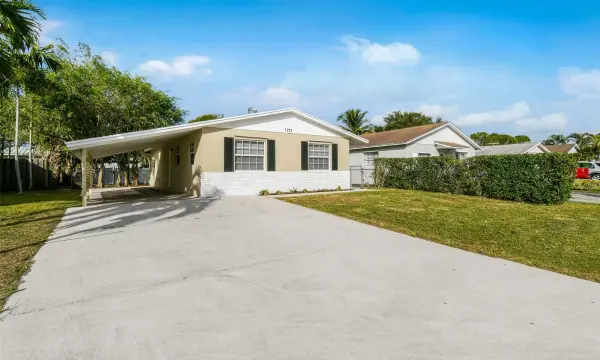 1227 Cherokee Street, Jupiter, FL 33458