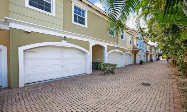3024 NE 5th Terrace 10, Wilton Manors, FL 33334