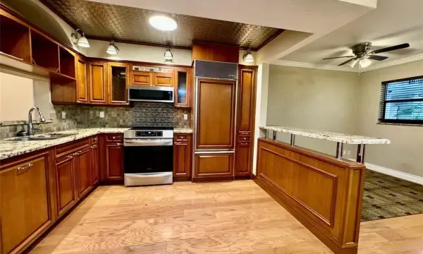 7653 NW 79 Avenue 110, Tamarac, FL 33321