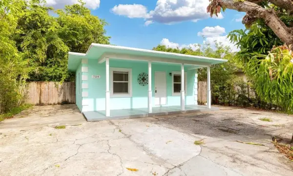 729 NW 17th Avenue, Fort Lauderdale, FL 33311