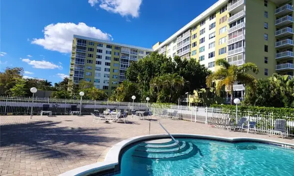 4400 Hillcrest Drive 404, Hollywood, FL 33021