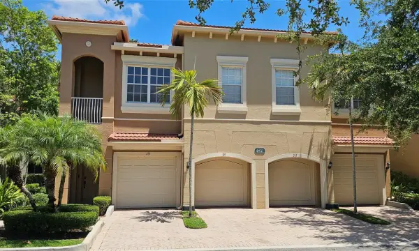 4851 Bonsai Circle 215, Palm Beach Gardens, FL 33418