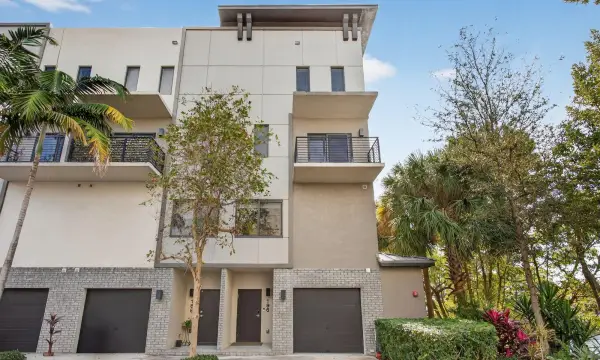 196 SE 4th Terrace K-1, Pompano Beach, FL 33060