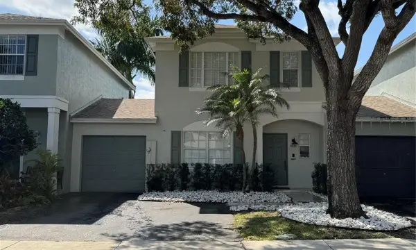 9530 E Plum Harbor Way, Tamarac, FL 33321