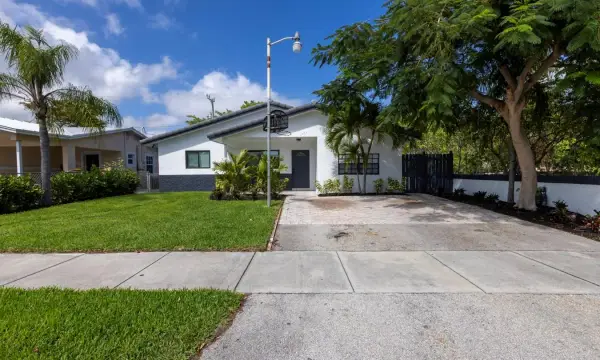 1681 NE 39th Street, Pompano Beach, FL 33064