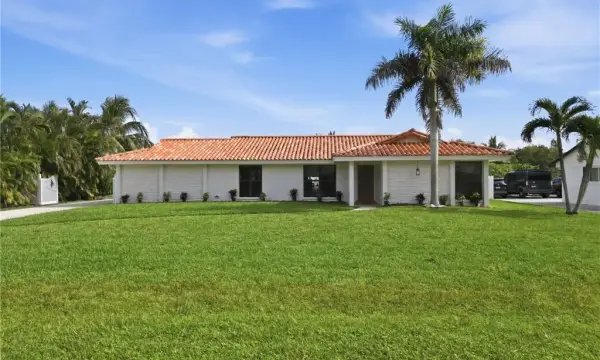 4741 Holly Drive, Palm Beach Gardens, FL 33418