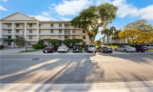 3540 Whitehall Drive 306, West Palm Beach, FL 33401