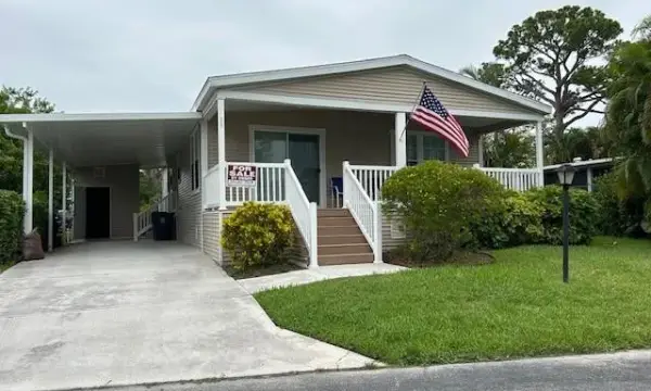 6319 Dogwood Lane, Lantana, FL 33462