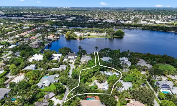 920 Hibiscus Lane, Delray Beach, FL 33444