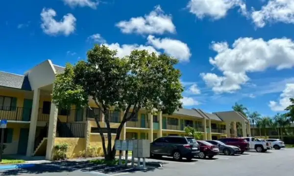 1830 W Meadows Circle 1830, Boynton Beach, FL 33436