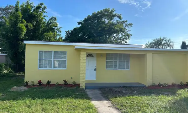 5840 Banana Road, West Palm Beach, FL 33413