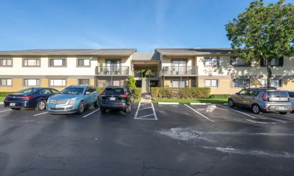 567 Trace Cir Circle, Deerfield Beach, FL 33441