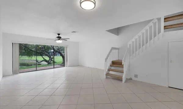 4718 NW 82nd Avenue, Unit 1706, Lauderhill, FL, 33351