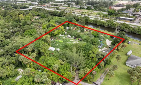 69 Armadillo Way, West Palm Beach, FL 33411