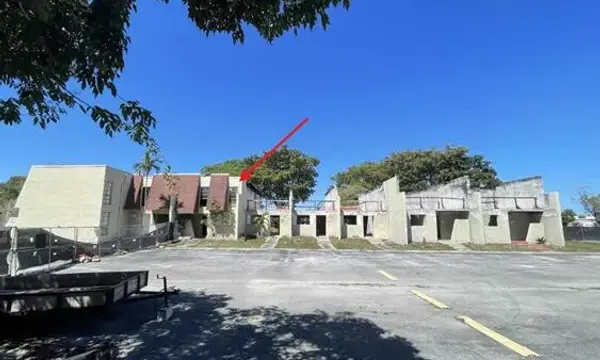 8921 Palm Tree Lane 8921, Pembroke Pines, FL 33024