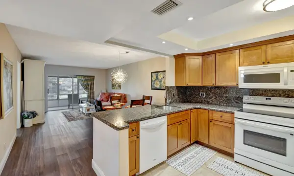 2901 NW 46th Avenue 101, Lauderdale Lakes, FL 33313