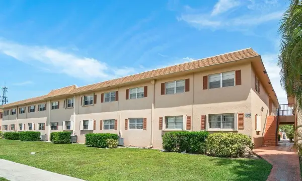 600 SW 2nd 2390 Avenue 2390, Boca Raton, FL 33432