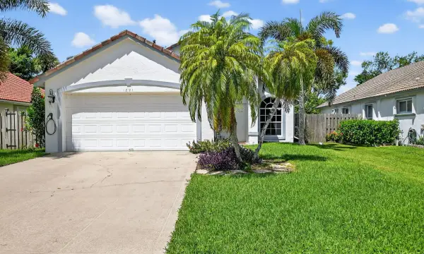 1891 Oak Berry Circle, Wellington, FL 33414