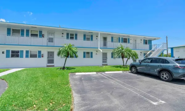 1115 Lake Terrace 111, Boynton Beach, FL 33426
