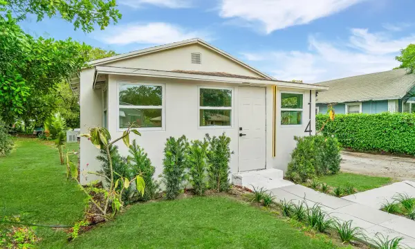 114 NW 10th Avenue, Delray Beach, FL 33444