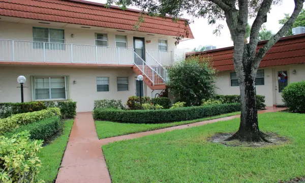 12008 Poinciana Boulevard 206, Royal Palm Beach, FL 33411