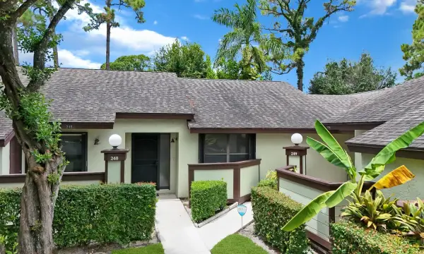 248 Brandywine Court, Royal Palm Beach, FL 33411