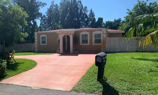 212 NW 6th Avenue, Boynton Beach, FL 33435