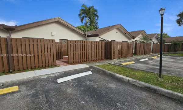 1760 NW 72nd Avenue 81, Plantation, FL 33313