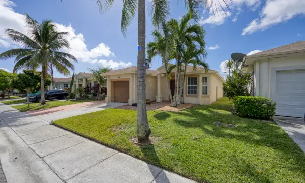 416 Circle Drive S, Boynton Beach, FL 33435
