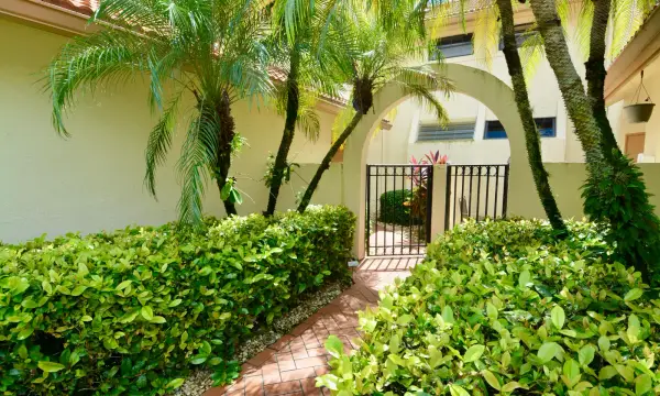 8336 Waterline Drive 201, Boynton Beach, FL 33472