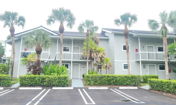 11863 Wimbledon Circle 416, Wellington, FL 33414