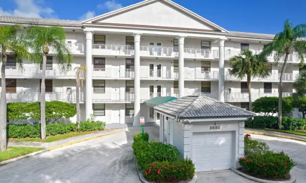 3650 Whitehall Drive 202, West Palm Beach, FL 33401, West Palm Beach, FL, 33401