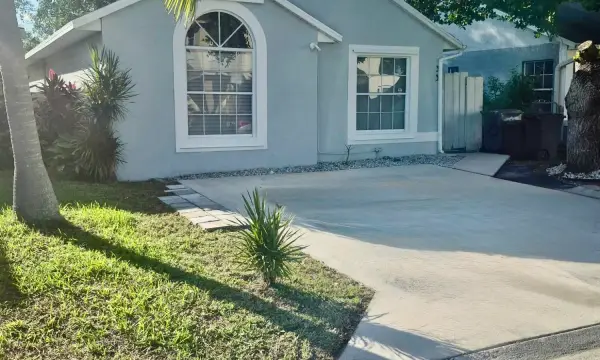 33 Plumage Lane, West Palm Beach, FL 33415
