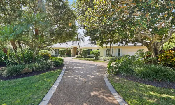 5 Country Road E A, Village Of Golf, FL 33436