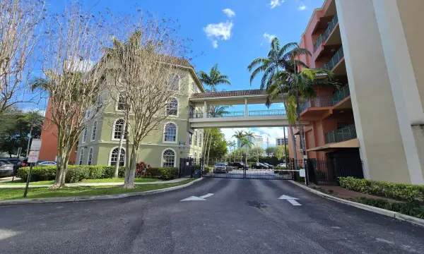 1640 Presidential Way 403, West Palm Beach, FL 33401