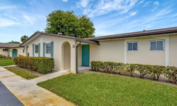 2966 Ashley Dr Drive E I, West Palm Beach, FL 33415